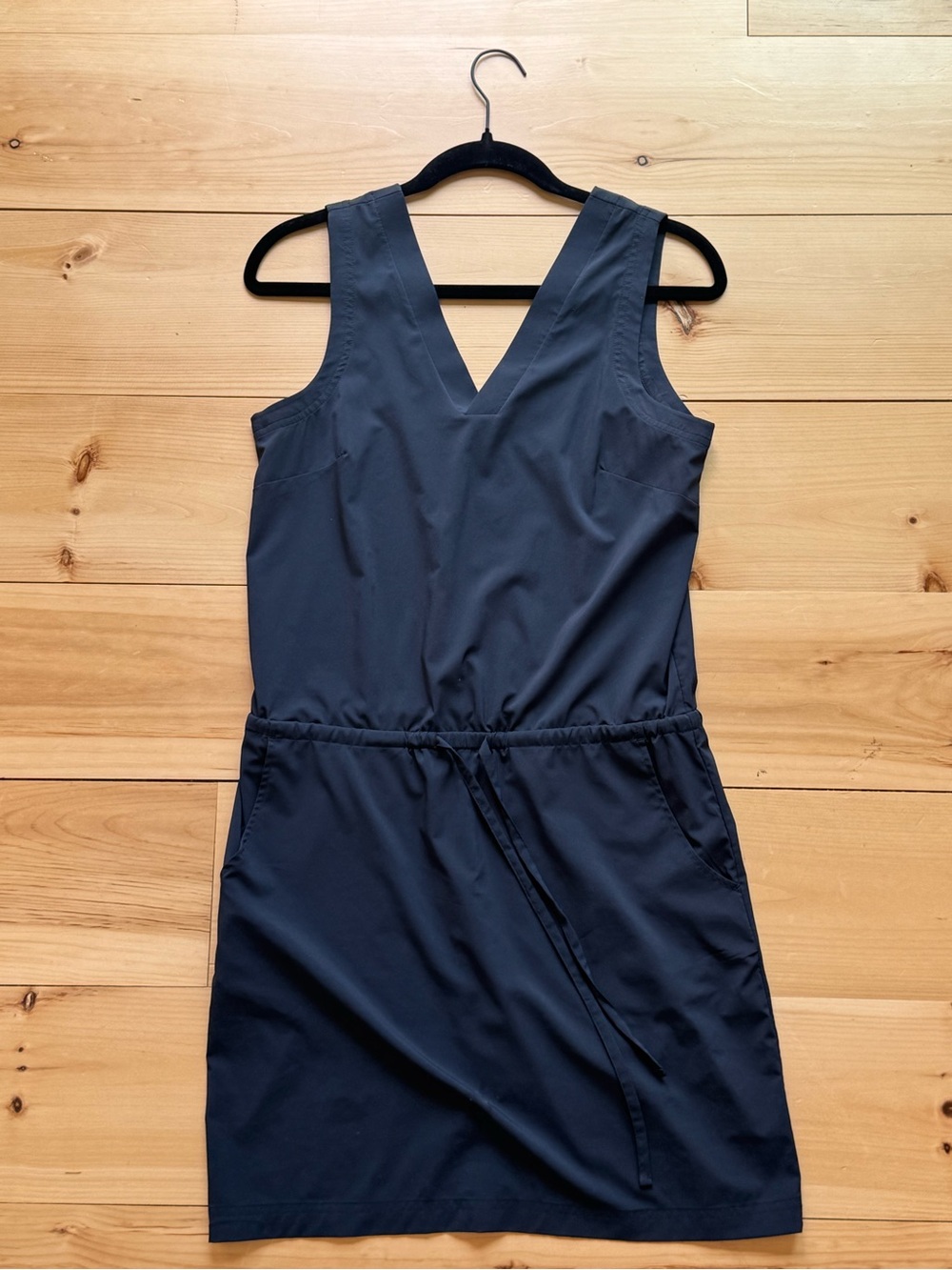 V-Neck Sleeveless Black Drawstring Dress